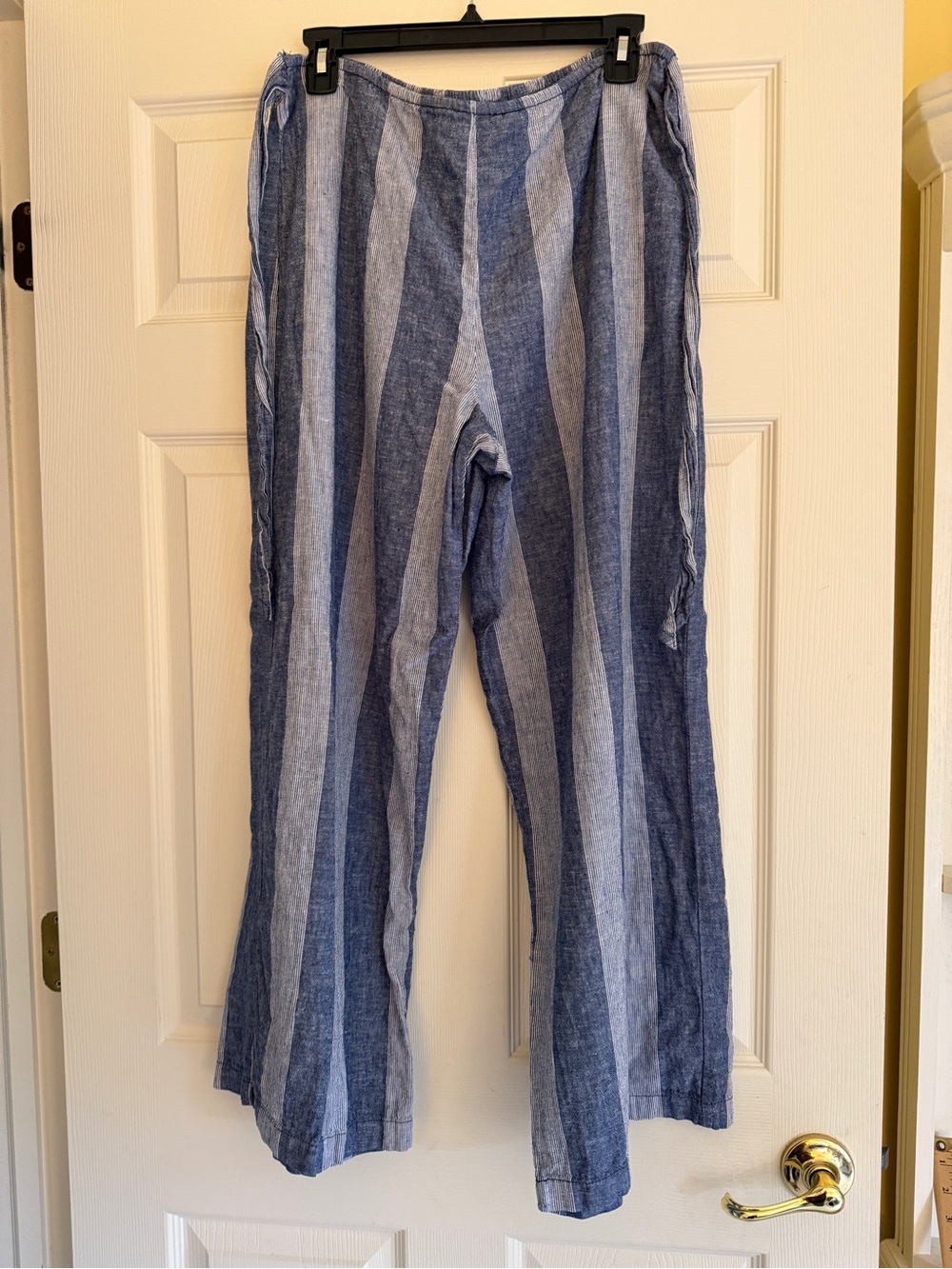 beachlunchlounge Blue and White Striped Casual Pants
